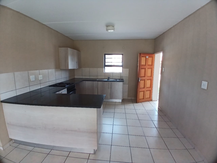 To Let 2 Bedroom Property for Rent in Karenpark Gauteng