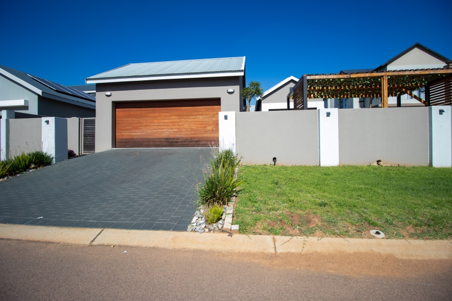 3 Bedroom Property for Sale in Louwlardia Gauteng