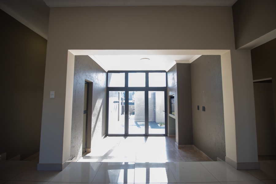 3 Bedroom Property for Sale in Louwlardia Gauteng