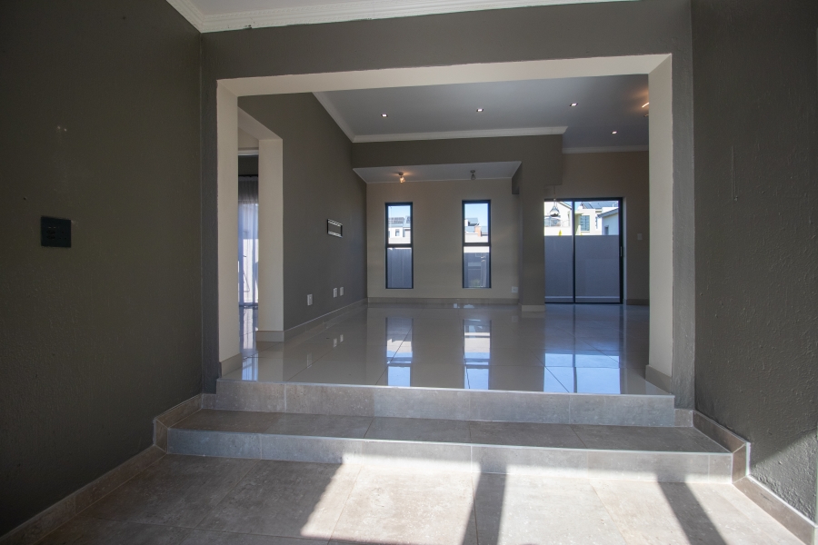 3 Bedroom Property for Sale in Louwlardia Gauteng