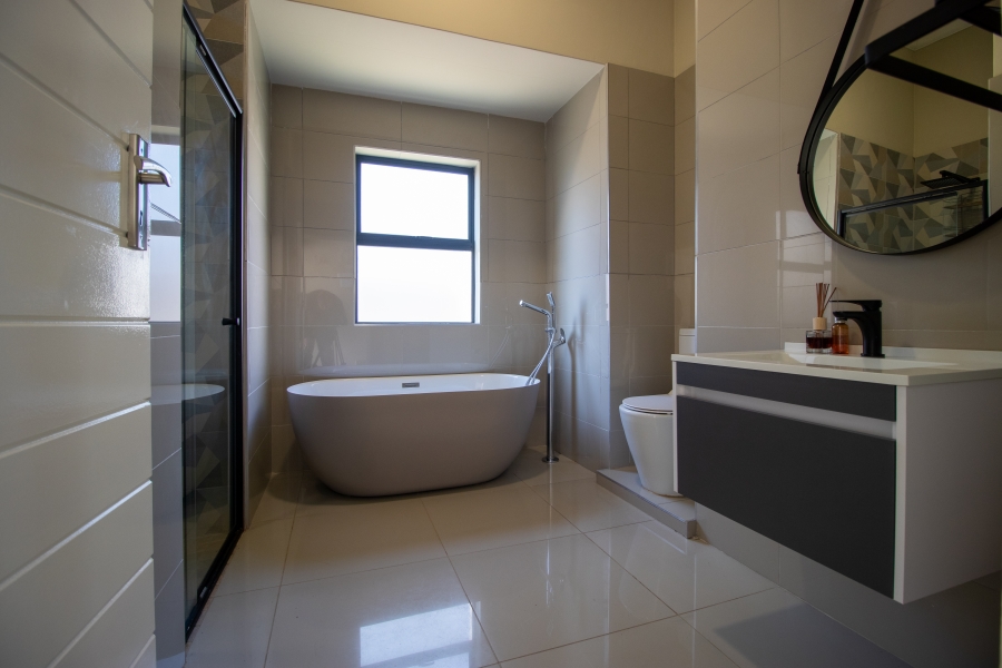 3 Bedroom Property for Sale in Louwlardia Gauteng