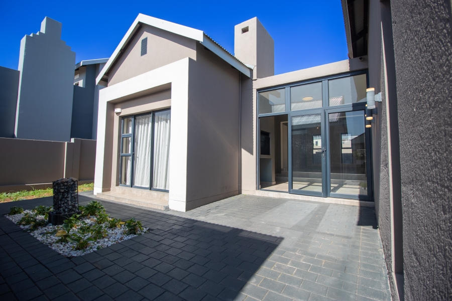 3 Bedroom Property for Sale in Louwlardia Gauteng