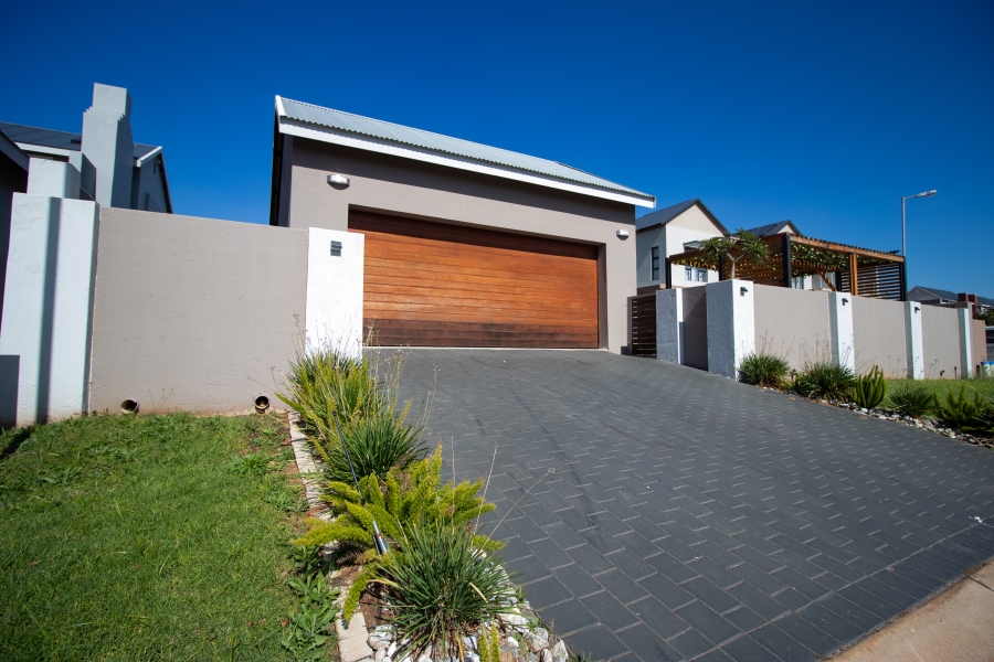 3 Bedroom Property for Sale in Louwlardia Gauteng