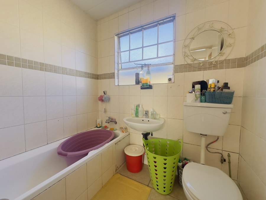 2 Bedroom Property for Sale in Verwoerdpark Gauteng