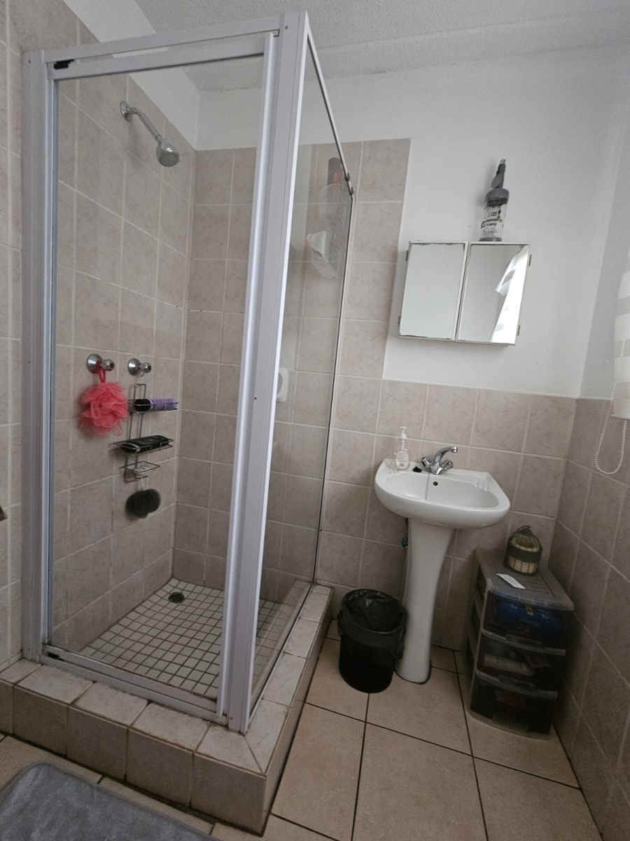 To Let 2 Bedroom Property for Rent in Brummeria Gauteng