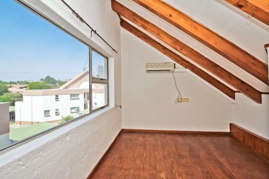 To Let 2 Bedroom Property for Rent in Bedfordview Gauteng