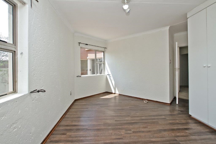 To Let 2 Bedroom Property for Rent in Bedfordview Gauteng