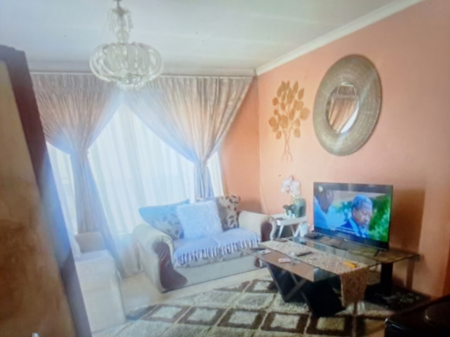2 Bedroom Property for Sale in Kwa Thema Phase 2 Gauteng