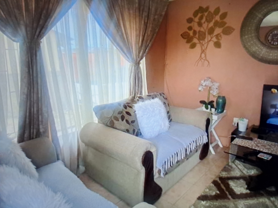 2 Bedroom Property for Sale in Kwa Thema Phase 2 Gauteng