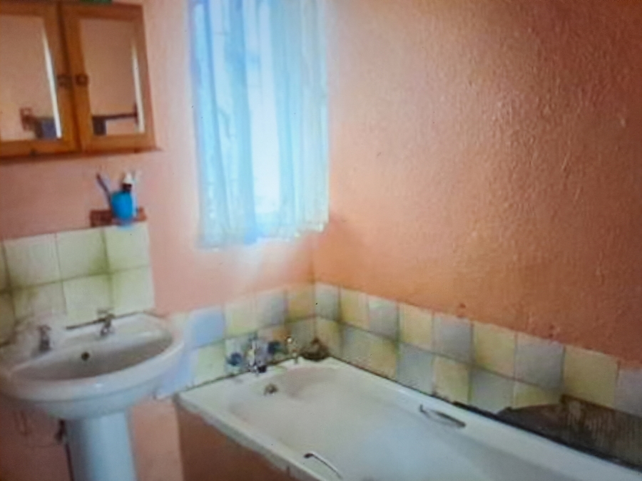 2 Bedroom Property for Sale in Kwa Thema Phase 2 Gauteng