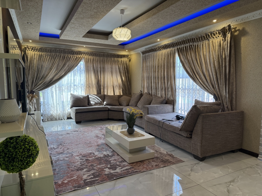 4 Bedroom Property for Sale in Flora Gardens Gauteng