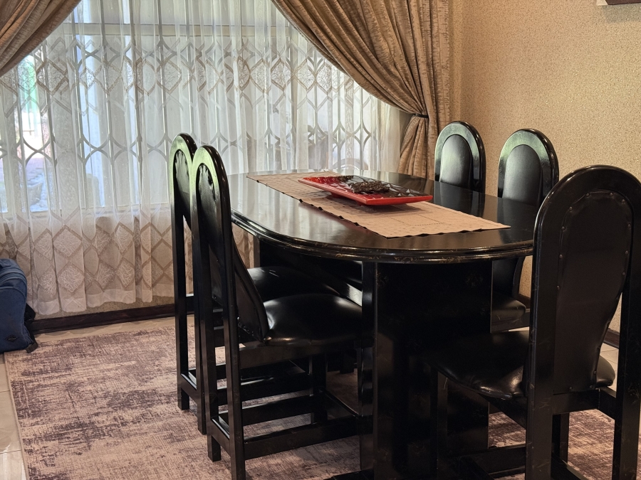 4 Bedroom Property for Sale in Flora Gardens Gauteng