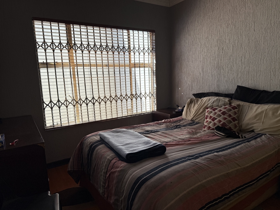 4 Bedroom Property for Sale in Flora Gardens Gauteng