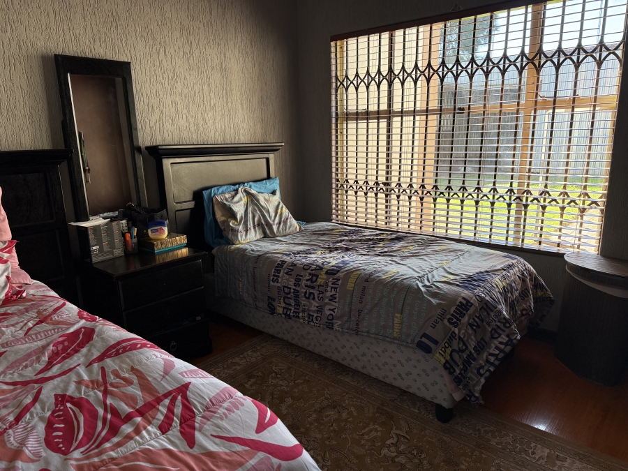 4 Bedroom Property for Sale in Flora Gardens Gauteng