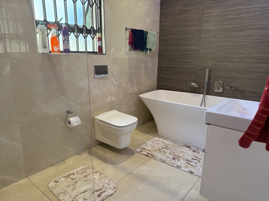 4 Bedroom Property for Sale in Flora Gardens Gauteng