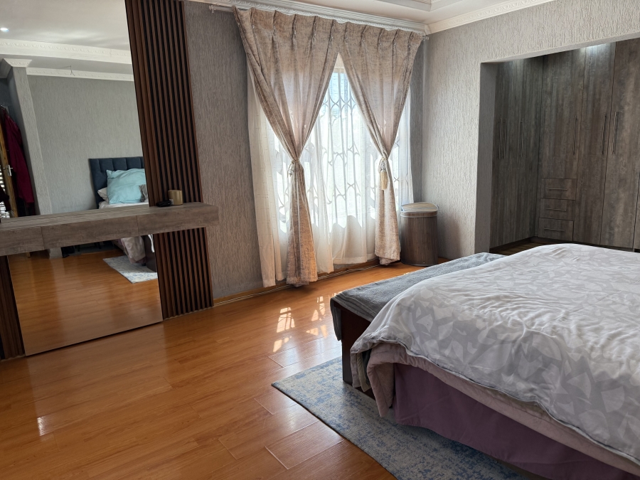 4 Bedroom Property for Sale in Flora Gardens Gauteng