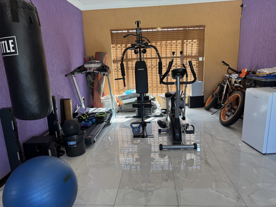 4 Bedroom Property for Sale in Flora Gardens Gauteng