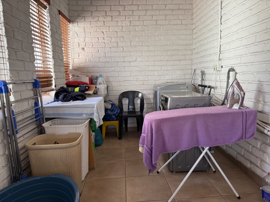 4 Bedroom Property for Sale in Flora Gardens Gauteng
