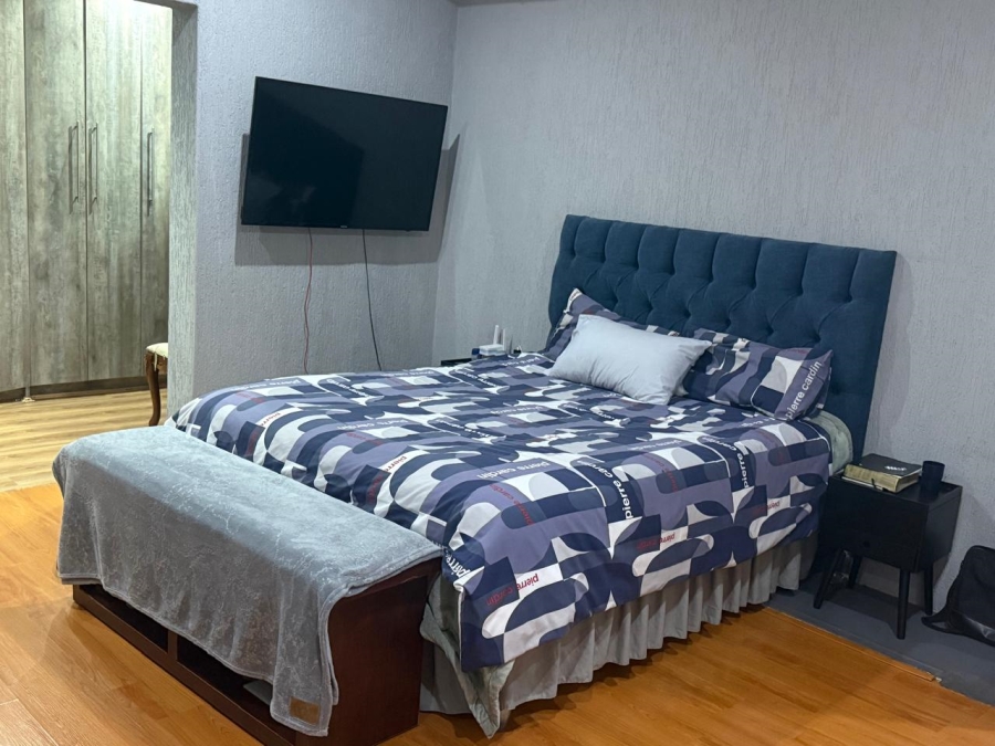 4 Bedroom Property for Sale in Flora Gardens Gauteng