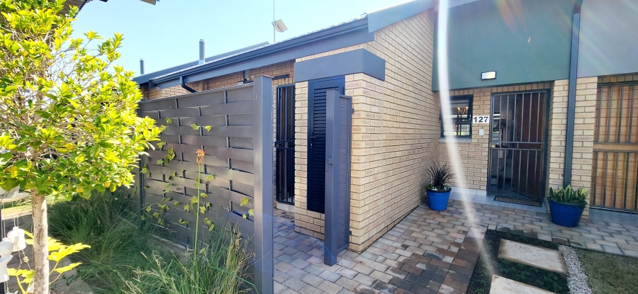 1 Bedroom Property for Sale in Montana Tuine Gauteng