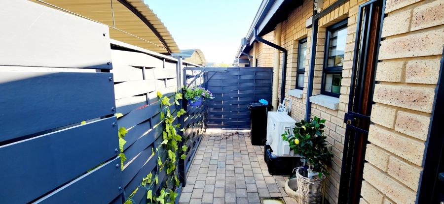 1 Bedroom Property for Sale in Montana Tuine Gauteng