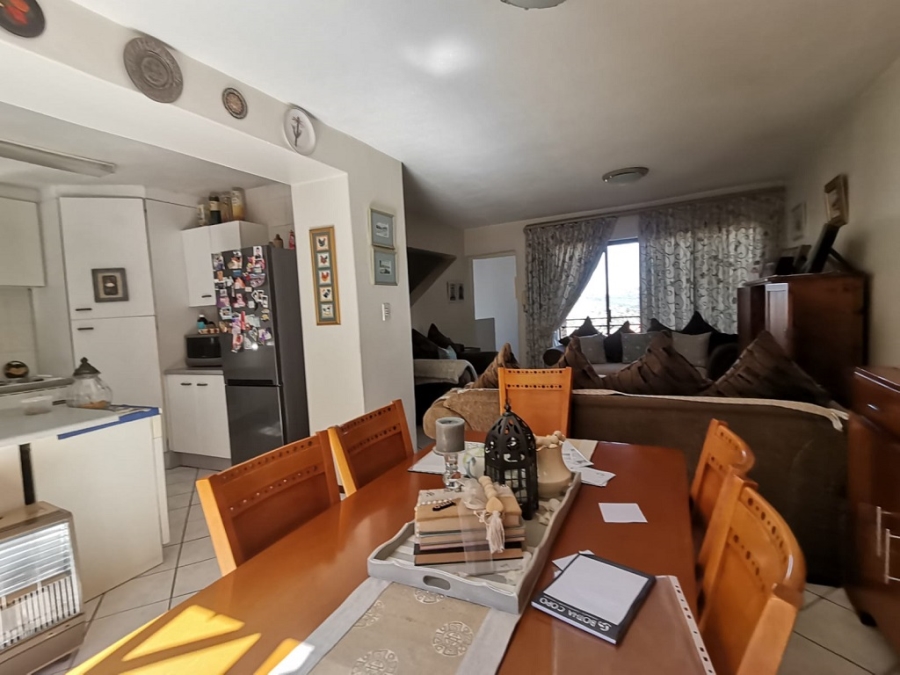 2 Bedroom Property for Sale in Ridgeway Gauteng
