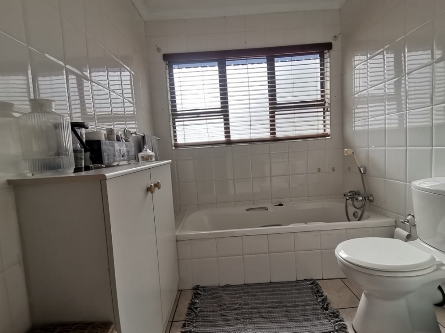 2 Bedroom Property for Sale in Ridgeway Gauteng