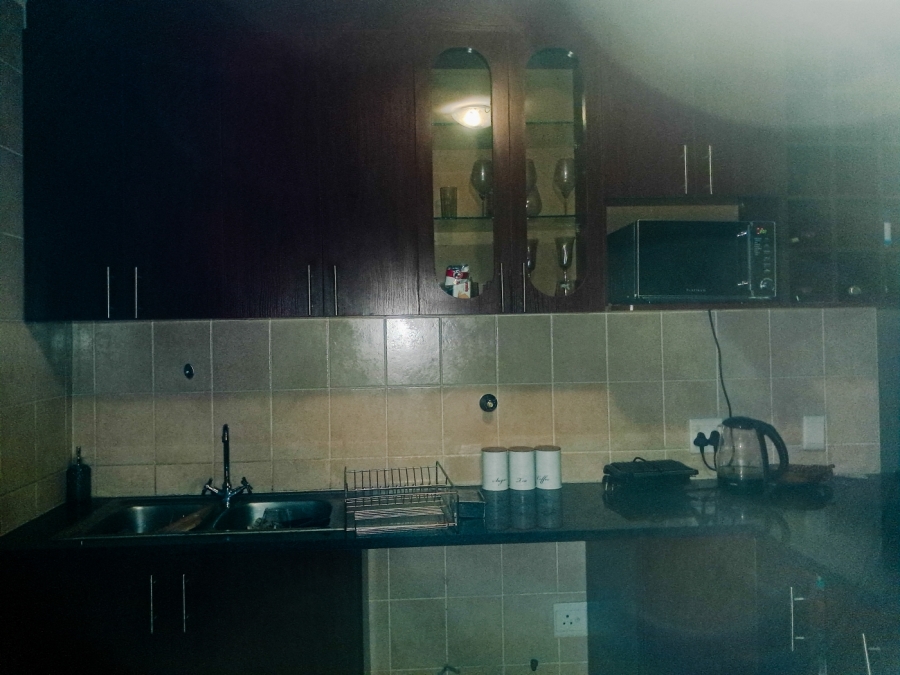 To Let 2 Bedroom Property for Rent in Sonneglans Gauteng