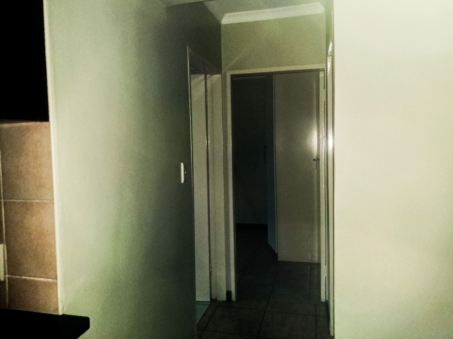 To Let 2 Bedroom Property for Rent in Sonneglans Gauteng