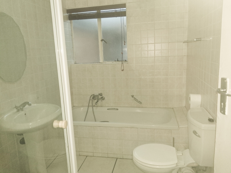 To Let 2 Bedroom Property for Rent in Sonneglans Gauteng