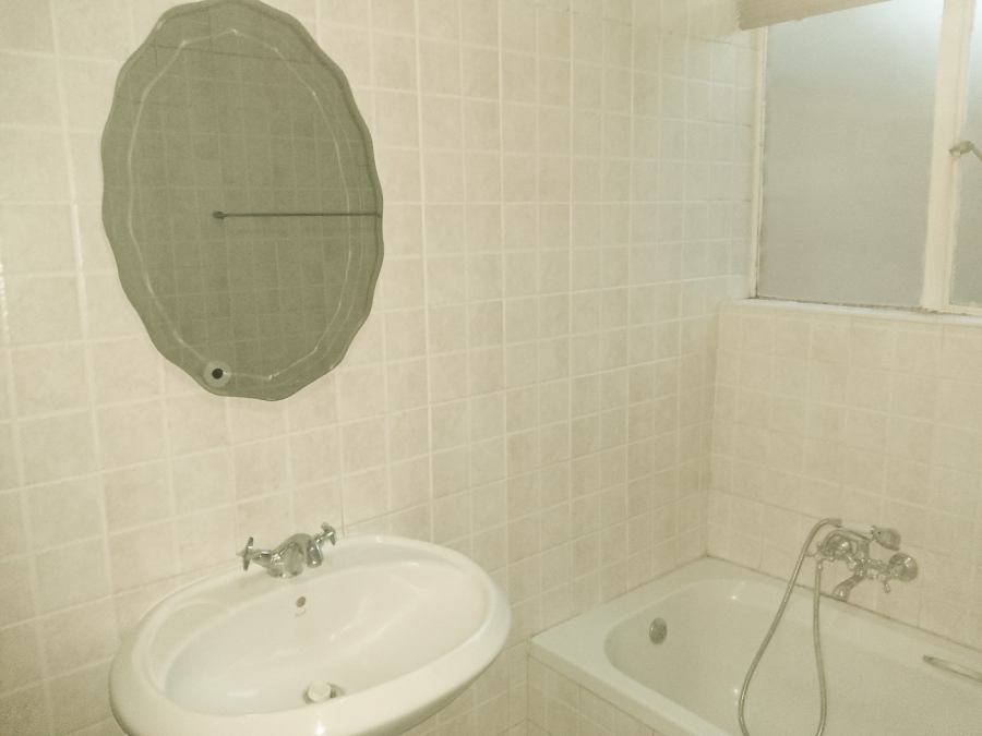 To Let 2 Bedroom Property for Rent in Sonneglans Gauteng