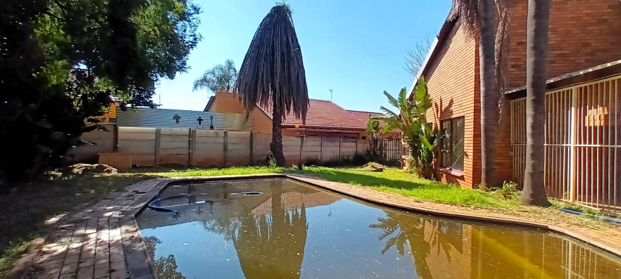 To Let 4 Bedroom Property for Rent in Zwartkop Gauteng