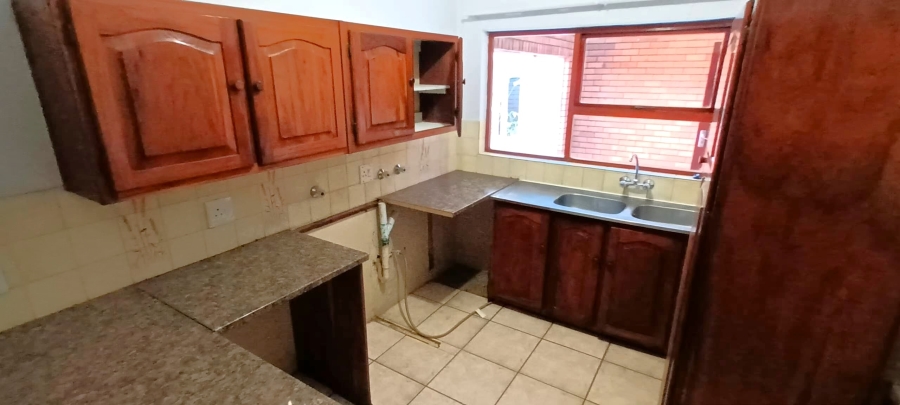 To Let 4 Bedroom Property for Rent in Zwartkop Gauteng