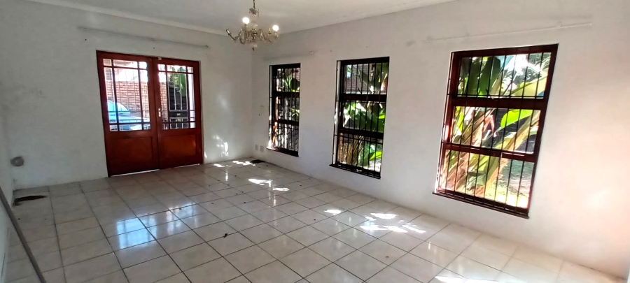 To Let 4 Bedroom Property for Rent in Zwartkop Gauteng