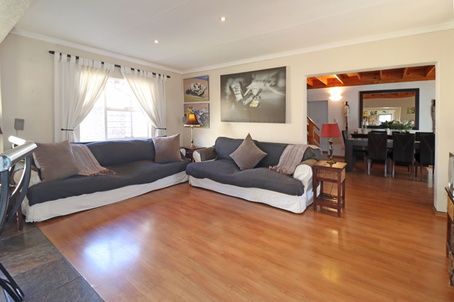 3 Bedroom Property for Sale in Barbeque Downs Gauteng
