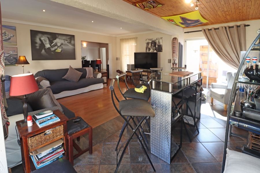 3 Bedroom Property for Sale in Barbeque Downs Gauteng