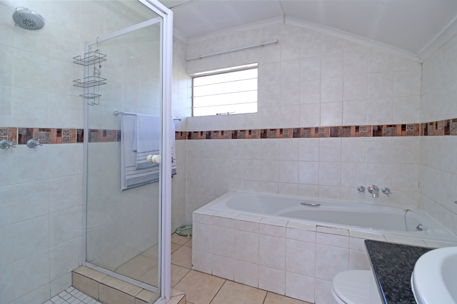3 Bedroom Property for Sale in Barbeque Downs Gauteng