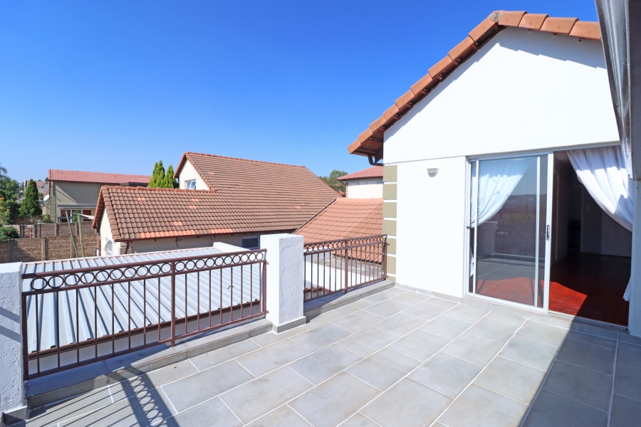 3 Bedroom Property for Sale in Barbeque Downs Gauteng