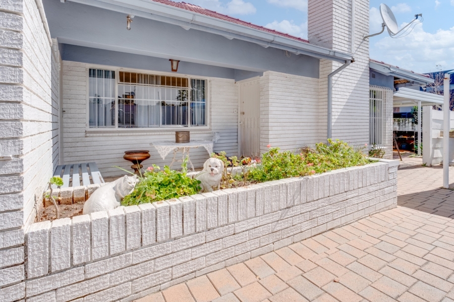 3 Bedroom Property for Sale in Edenvale Central Gauteng