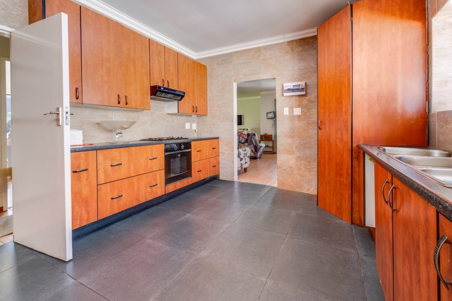 3 Bedroom Property for Sale in Edenvale Central Gauteng