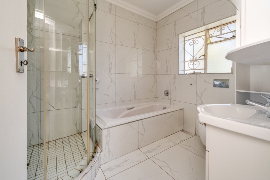 3 Bedroom Property for Sale in Edenvale Central Gauteng