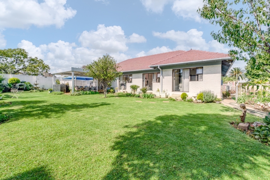 3 Bedroom Property for Sale in Edenvale Central Gauteng