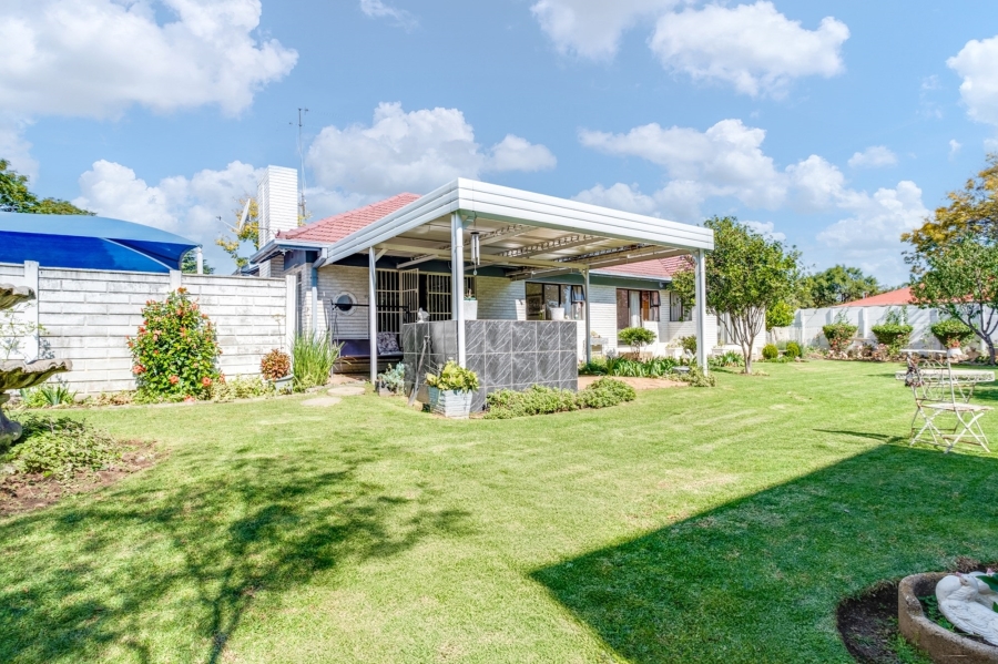 3 Bedroom Property for Sale in Edenvale Central Gauteng