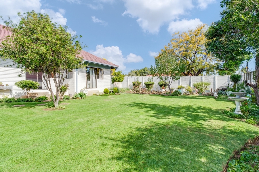 3 Bedroom Property for Sale in Edenvale Central Gauteng