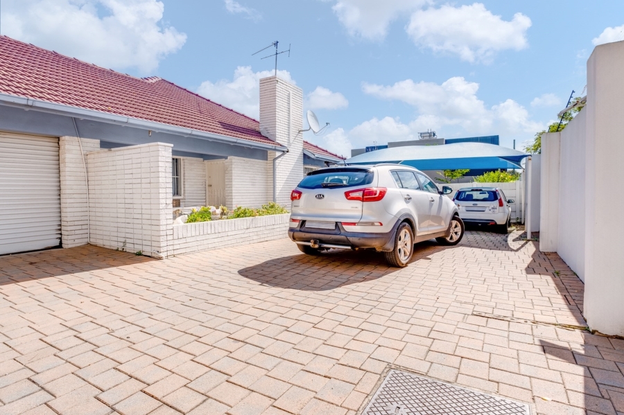3 Bedroom Property for Sale in Edenvale Central Gauteng