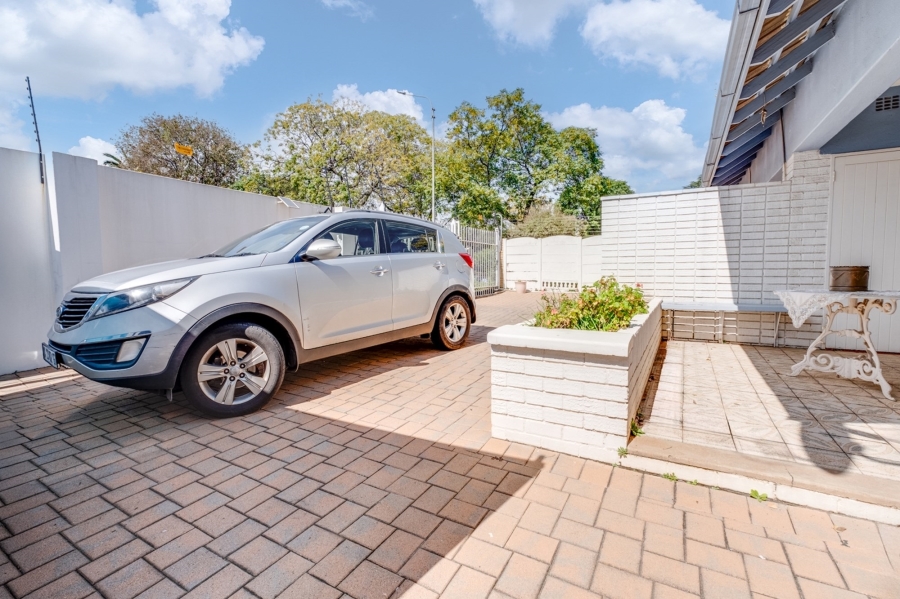 3 Bedroom Property for Sale in Edenvale Central Gauteng