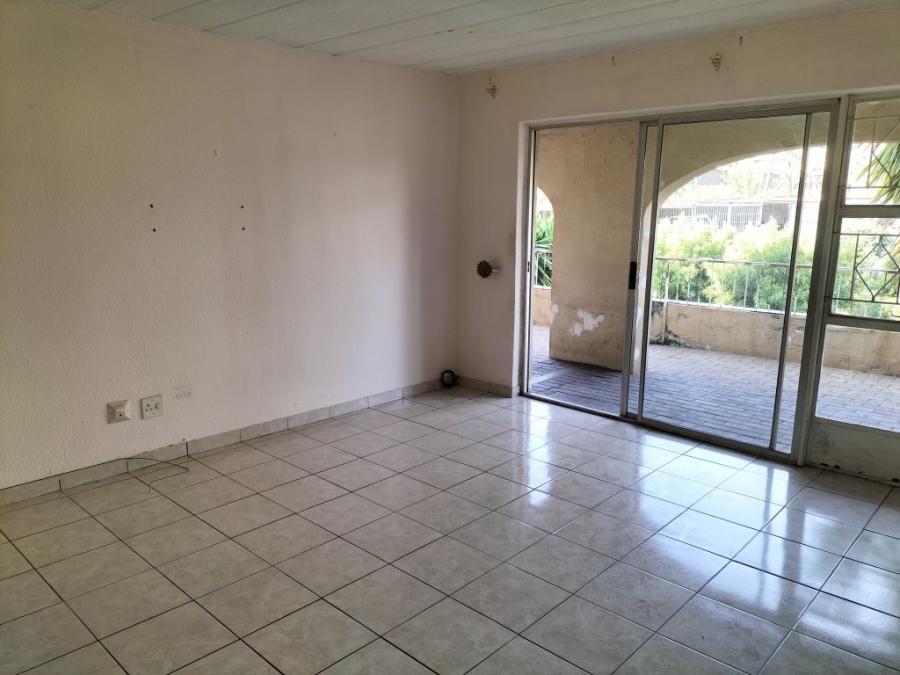2 Bedroom Property for Sale in Florida Lake Gauteng