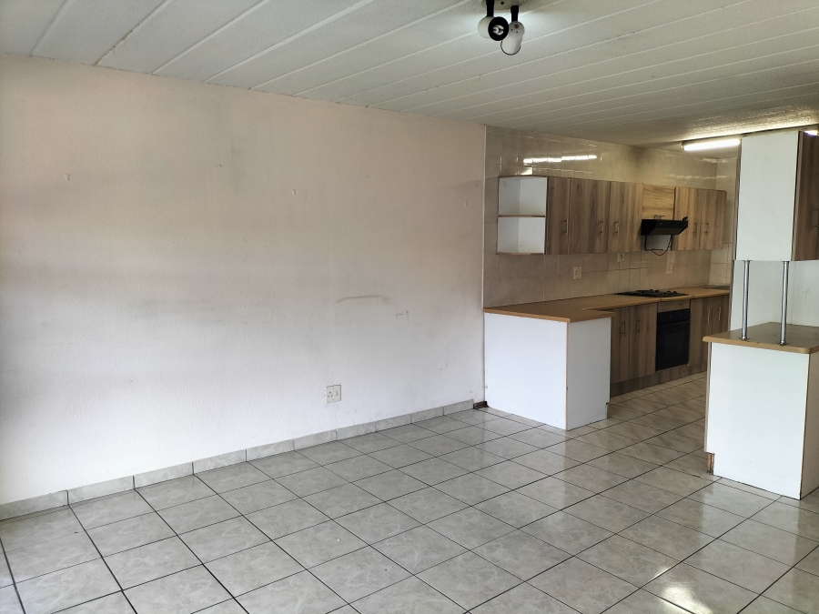 2 Bedroom Property for Sale in Florida Lake Gauteng