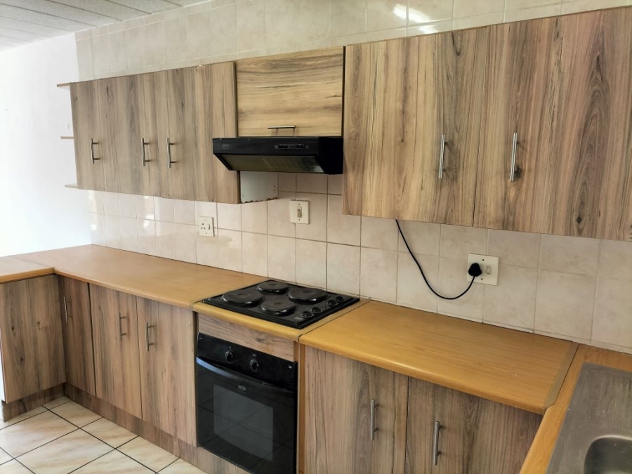 2 Bedroom Property for Sale in Florida Lake Gauteng