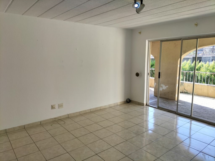 2 Bedroom Property for Sale in Florida Lake Gauteng